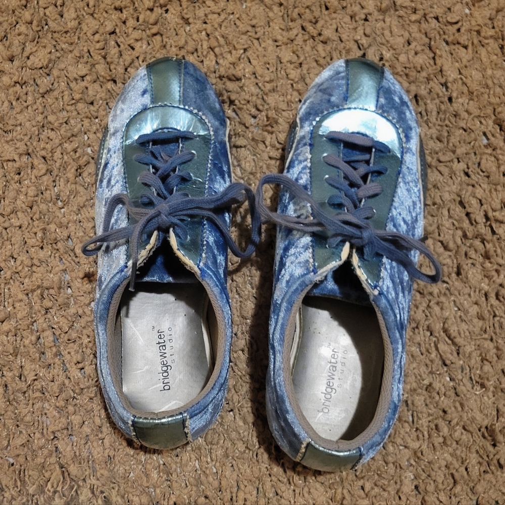 WOMENS VINTAGE BRIDGEWATER STUDIO VELVET SHOES BABY BLUE SIZE 6.5